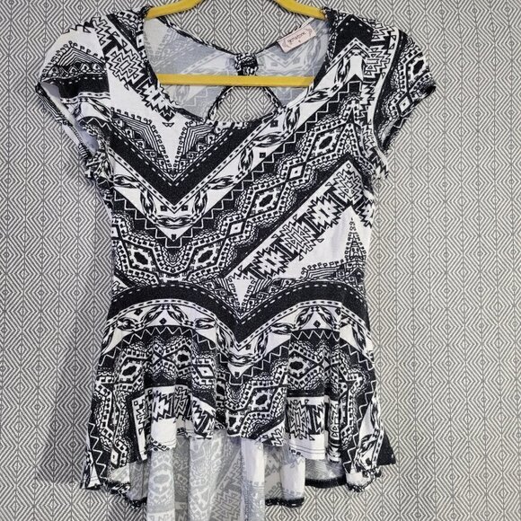 COPY - Gemstone Flowy Black And White Aztec Design Shirt Size Small - Picture 1 of 8